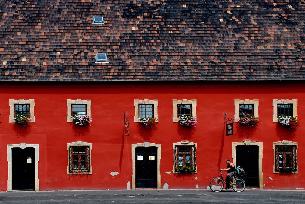 Rubra Panzio Bed & Breakfast Vac Exterior photo